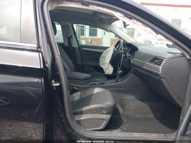44673856 :رقم المزاد ، 3VWC57BUXKM134230 vin ، 2019 Volkswagen Jetta 1.4t R-line/1.4t S/1.4t Se مزاد بيع