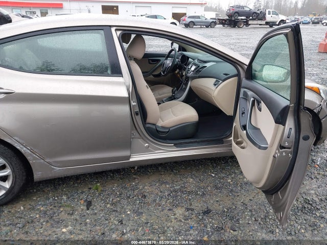 2014 Hyundai Elantra Se მანქანა იყიდება აუქციონზე, vin: 5NPDH4AE5EH479442, აუქციონის ნომერი: 44673870