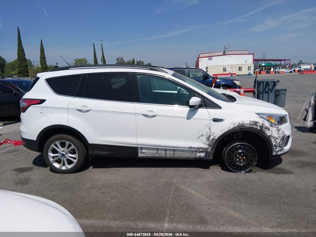 1FMCU0GD5JUD44407 Ford ESCAPE SE