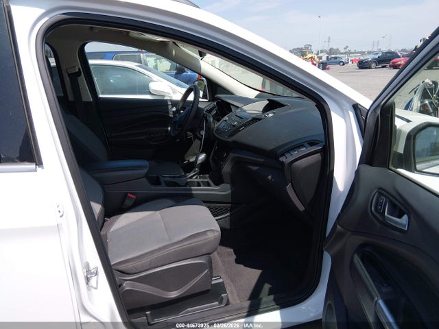 1FMCU0GD5JUD44407 Ford ESCAPE SE