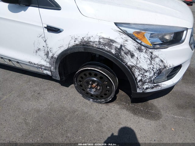 1FMCU0GD5JUD44407 Ford ESCAPE SE