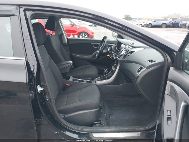 KMHDH4AE3FU307011 Hyundai ELANTRA SE