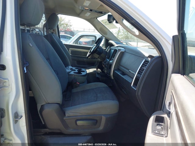3C6RR7LTXHG543396 RAM 1500 Big Horn 4x4 5&#039;7 Box