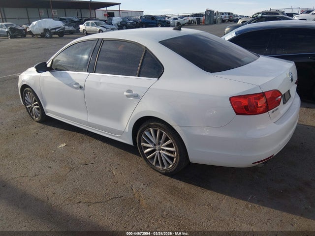 2014 VOLKSWAGEN JETTA 3VWL07AJ8EM388979 Photo 2