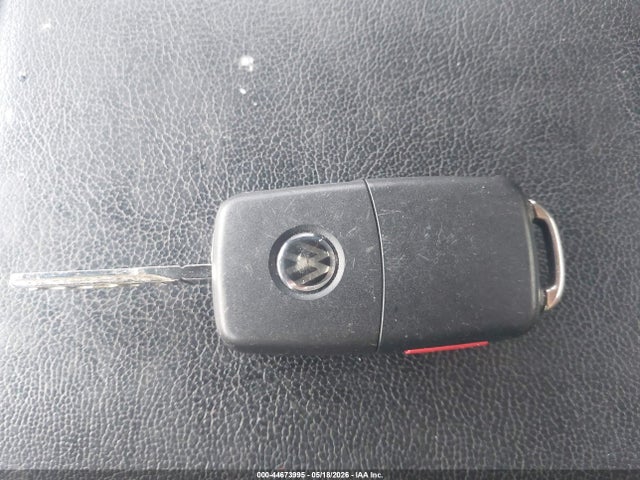 44673995 :رقم المزاد ، 1VWAT7A31FC076893 vin ، 2015 Volkswagen Passat 1.8t Limited Edition مزاد بيع