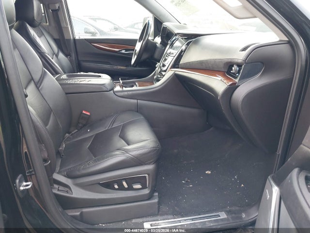 Продаж на аукціоні авто 2015 Cadillac Escalade Esv Luxury, vin: 1GYS4SKJ8FR616543, номер лоту: 44674029
