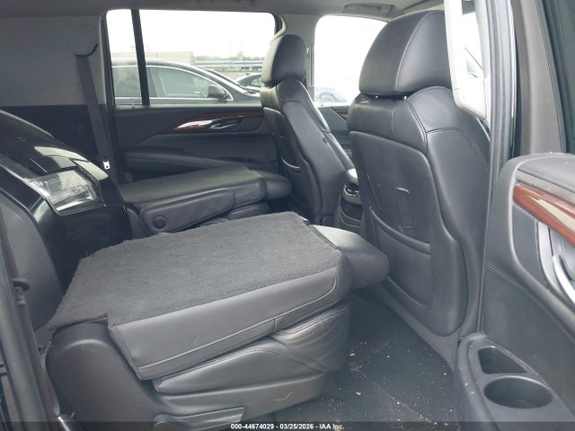 Продаж на аукціоні авто 2015 Cadillac Escalade Esv Luxury, vin: 1GYS4SKJ8FR616543, номер лоту: 44674029