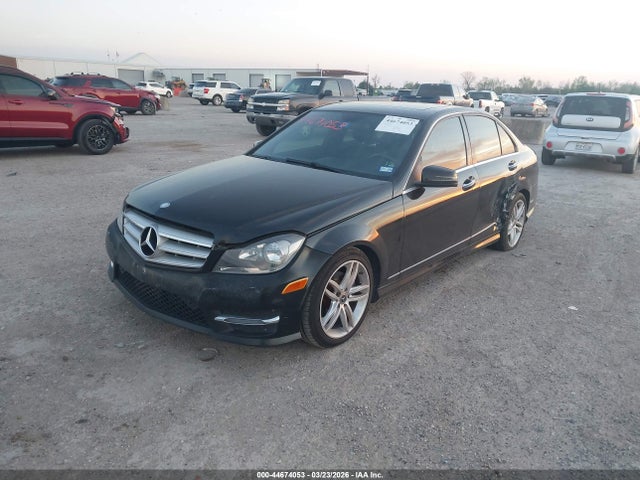 2013 Mercedes-benz C 250 Sport მანქანა იყიდება აუქციონზე, vin: WDDGF4HB3DR286086, აუქციონის ნომერი: 44674053