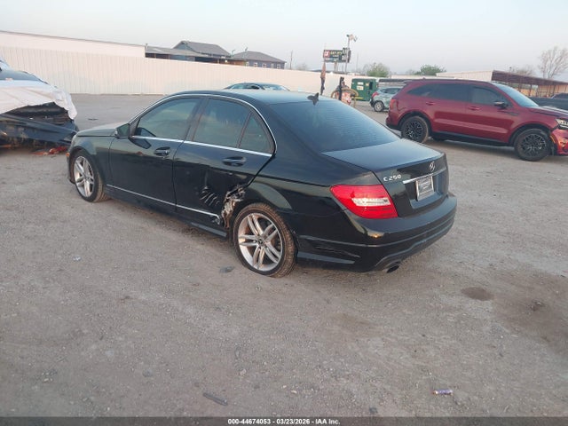 2013 Mercedes-benz C 250 Sport მანქანა იყიდება აუქციონზე, vin: WDDGF4HB3DR286086, აუქციონის ნომერი: 44674053