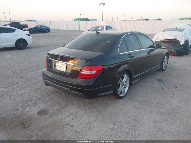 2013 Mercedes-benz C 250 Sport მანქანა იყიდება აუქციონზე, vin: WDDGF4HB3DR286086, აუქციონის ნომერი: 44674053