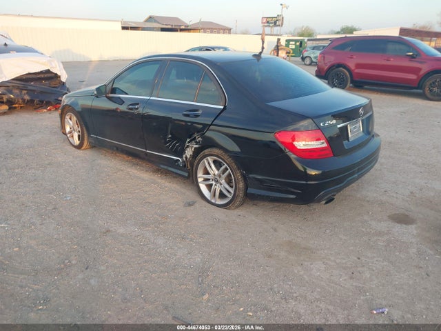 2013 Mercedes-benz C 250 Sport მანქანა იყიდება აუქციონზე, vin: WDDGF4HB3DR286086, აუქციონის ნომერი: 44674053