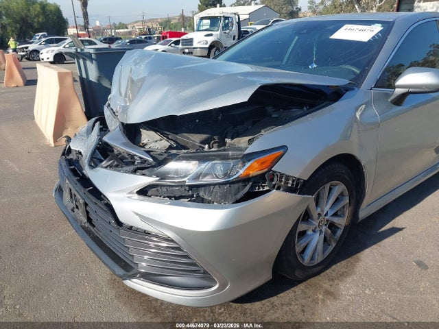 Toyota CAMRY LE 2022 4T1C11AK0NU002603 Image 18