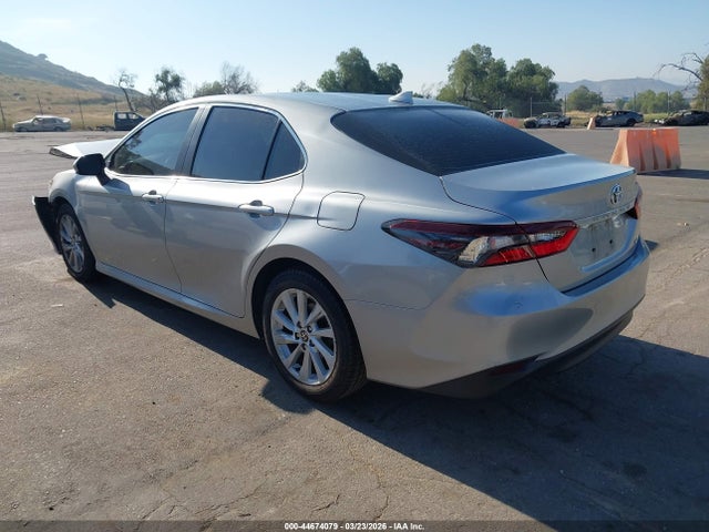 Toyota CAMRY LE 2022 4T1C11AK0NU002603 Image 3