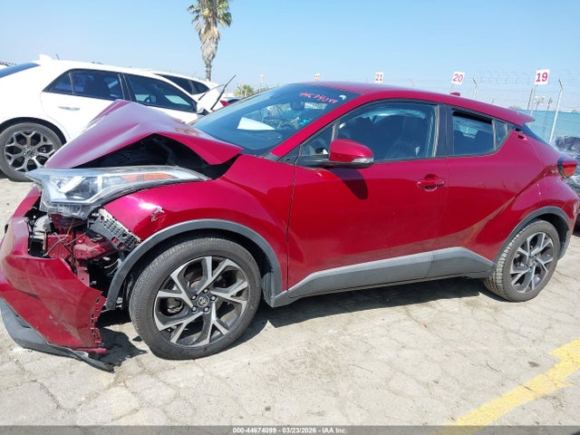 Toyota C-HR XLE 2018 NMTKHMBX5JR056046 Image 14