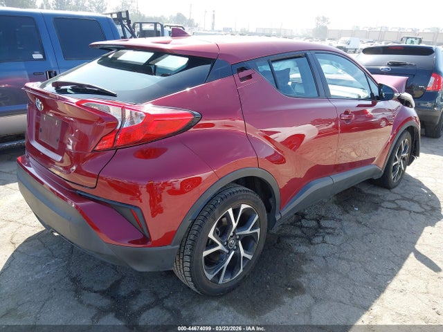 Toyota C-HR XLE 2018 NMTKHMBX5JR056046 Image 4