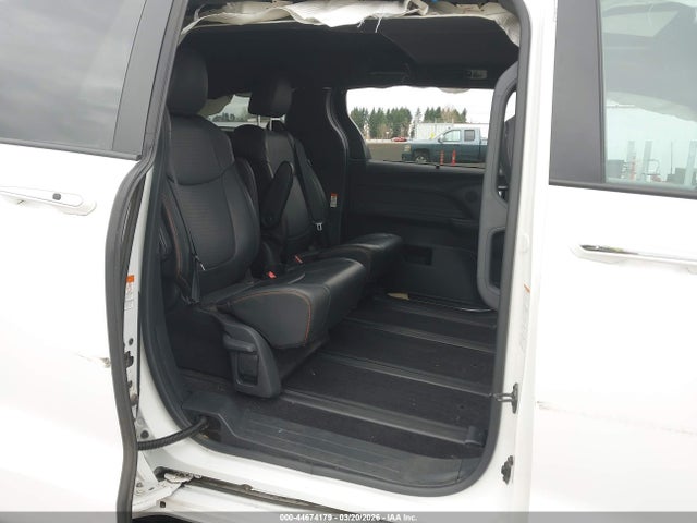 5TDXRKEC9MS037926 Toyota Sienna Xse