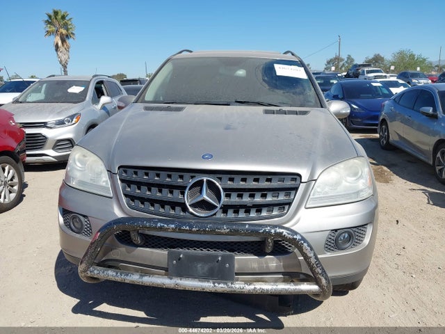 2006 Mercedes-benz Ml 350 4matic მანქანა იყიდება აუქციონზე, vin: 4JGBB86E86A015896, აუქციონის ნომერი: 44674202