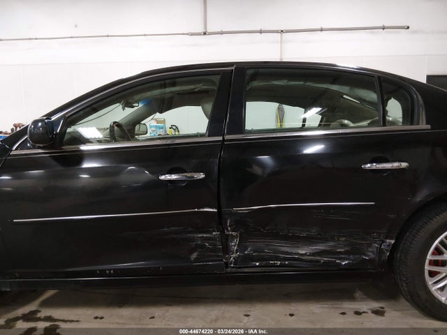 44674220 :رقم المزاد ، 1G4HC5EM2BU136396 vin ، 2011 Buick Lucerne Cxl مزاد بيع