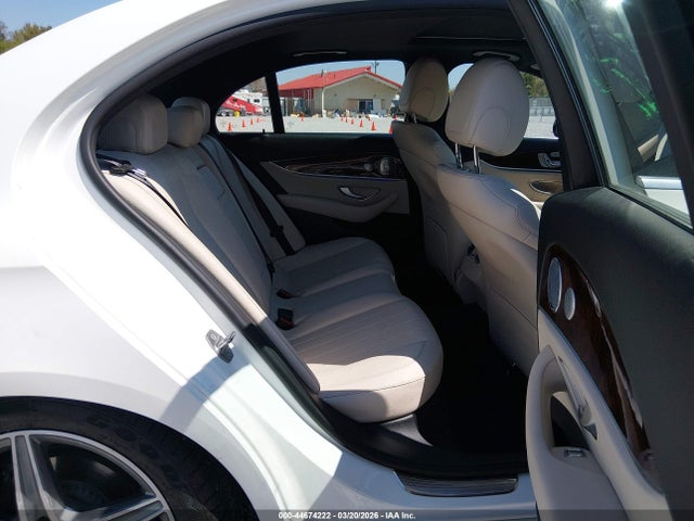 44674222 :رقم المزاد ، WDDZF4JB2HA029380 vin ، 2017 Mercedes-benz E 300 مزاد بيع