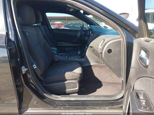 44674223 :رقم المزاد ، 2C3CDXHG1GH241832 vin ، 2016 Dodge Charger Sxt مزاد بيع