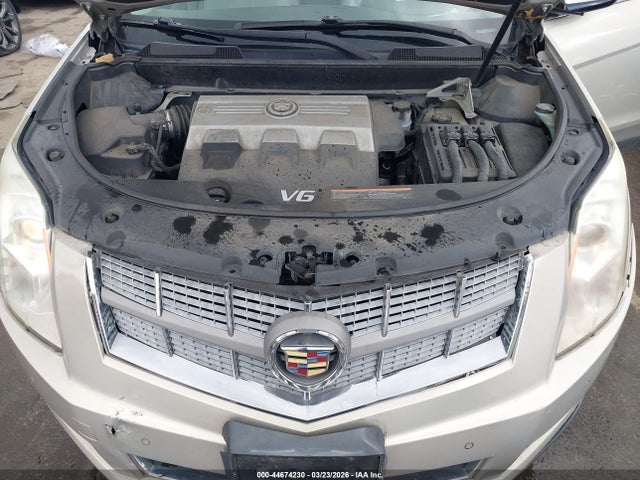 44674230 :رقم المزاد ، 3GYFNDEY1AS540270 vin ، 2010 Cadillac Srx Luxury Collection مزاد بيع