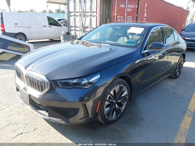 BMW 530I 2024 WBA43FJ0XRCR87855 Image 2