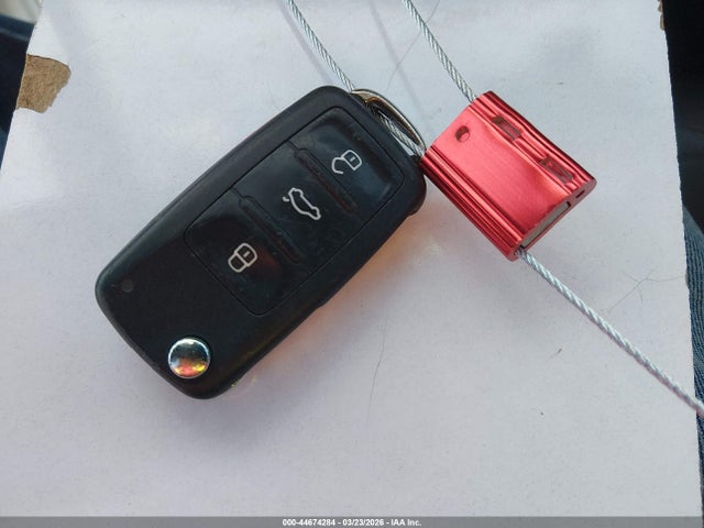 2017 VOLKSWAGEN TIGUAN WVGUV7AX2HK028417 Photo 10