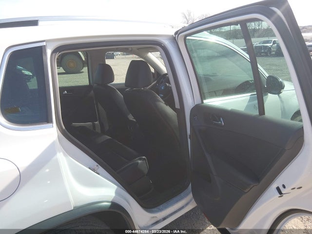 2017 VOLKSWAGEN TIGUAN WVGUV7AX2HK028417 Photo 7
