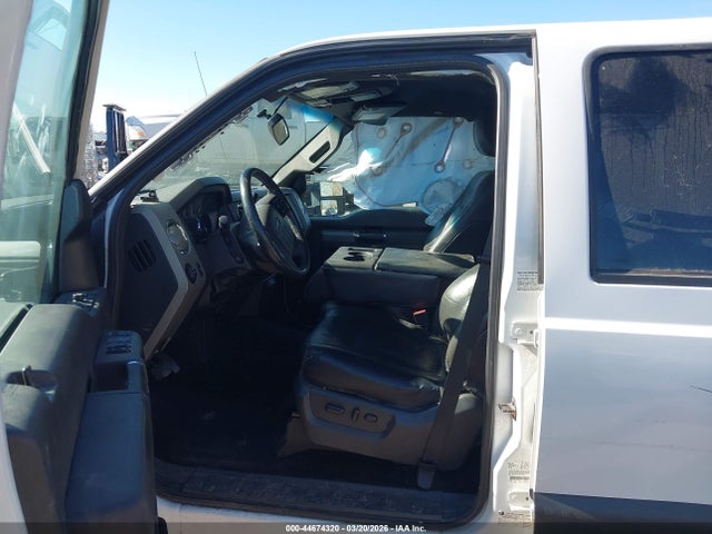 44674320 :رقم المزاد ، 1FT8W3BT2BEC85929 vin ، 2011 Ford F-350 Lariat مزاد بيع