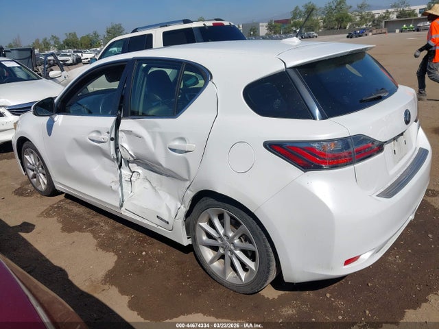 2013 LEXUS CT 200H JTHKD5BH9D2172632 Photo 2