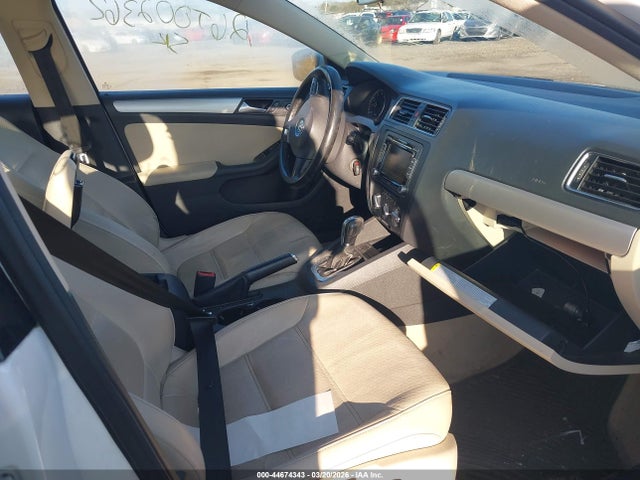 44674343 :رقم المزاد ، 3VWDP7AJ3DM448178 vin ، 2013 Volkswagen Jetta 2.5l Se مزاد بيع