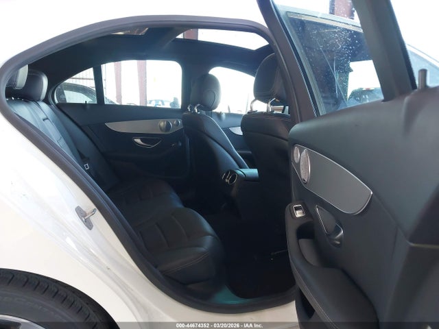 55SWF4JB2JU234996 Mercedes-Benz C 300