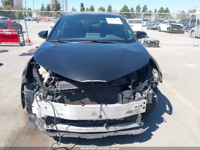 Toyota C-HR XLE 2021 NMTKHMBX3MR130987 Image 13