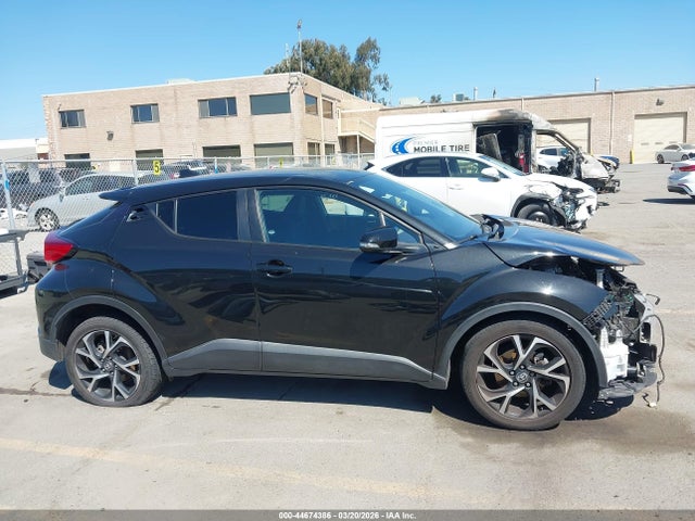 Toyota C-HR XLE 2021 NMTKHMBX3MR130987 Image 14