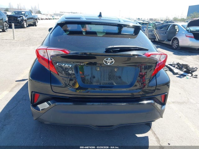 Toyota C-HR XLE 2021 NMTKHMBX3MR130987 Image 17