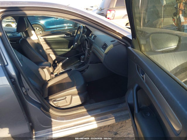 44674429 :رقم المزاد ، 1VWBT7A31EC050989 vin ، 2014 Volkswagen Passat 1.8t Se مزاد بيع