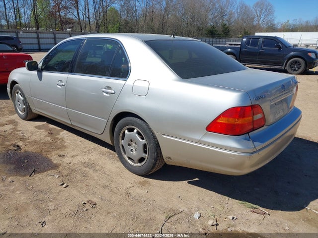 2002 LEXUS LS 430 JTHBN30FX20068274 Photo 2