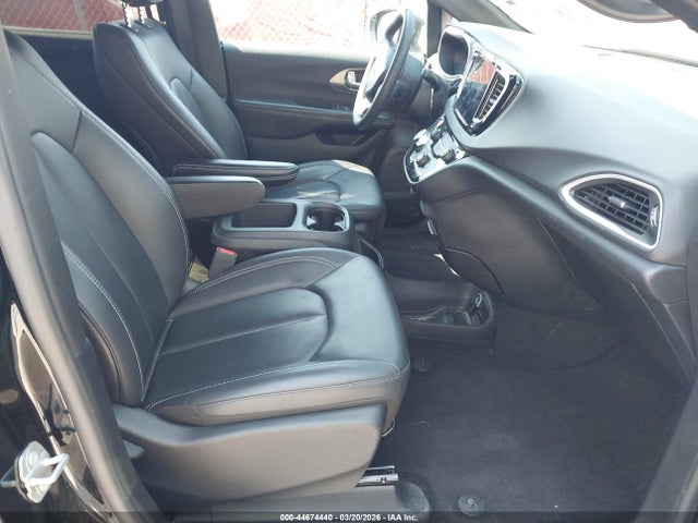 Продаж на аукціоні авто 2025 Chrysler Pacifica Select, vin: 2C4RC1BG0SR531755, номер лоту: 44674440