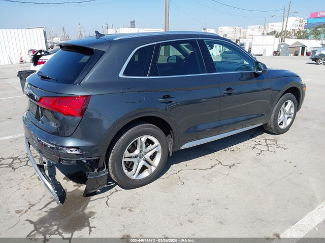 WA1BNAFY1J2055392 Audi Q5 2.0t Premium/2.0t Tech Premium