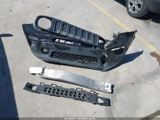 ZACNJABB5KPK37939 Jeep Renegade Latitude Fwd