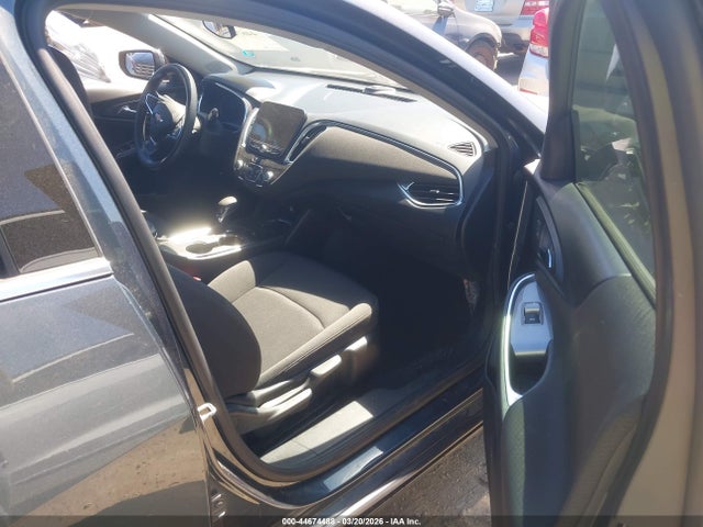 1G1ZD5ST2MF034999 Chevrolet Malibu Fwd Lt