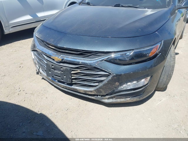 1G1ZD5ST2MF034999 Chevrolet Malibu Fwd Lt