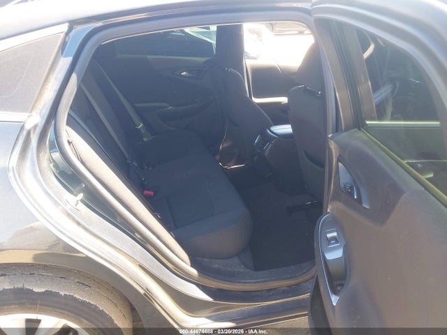 1G1ZD5ST2MF034999 Chevrolet Malibu Fwd Lt