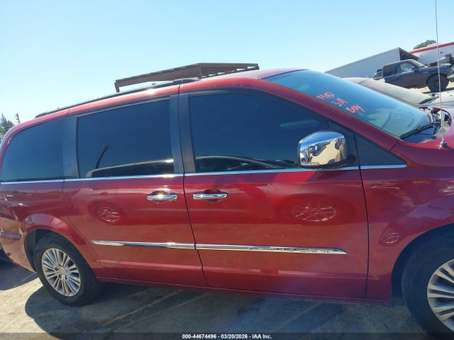 2015 Chrysler Town & Country Touring-l მანქანა იყიდება აუქციონზე, vin: 2C4RC1CG1FR656896, აუქციონის ნომერი: 44674496