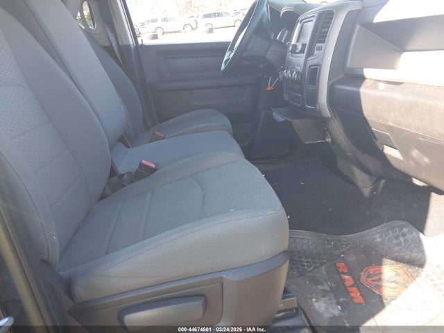 44674501 :رقم المزاد ، 1C6RR7FT7GS282313 vin ، 2016 Ram 1500 Express مزاد بيع