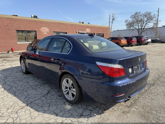 2010 BMW 528I WBANV1C55AC158240 Photo 2