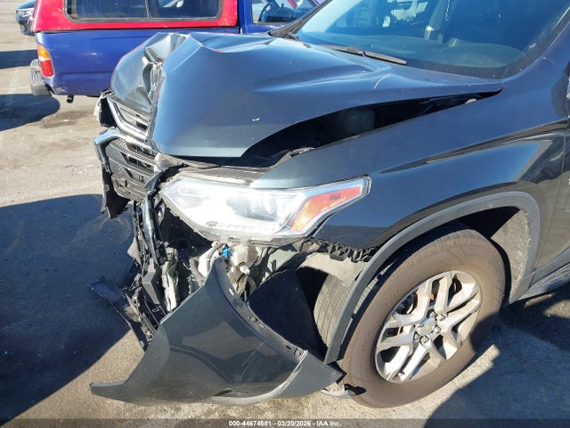 1GNERGKWXLJ324746 Chevrolet Traverse Fwd Lt Cloth