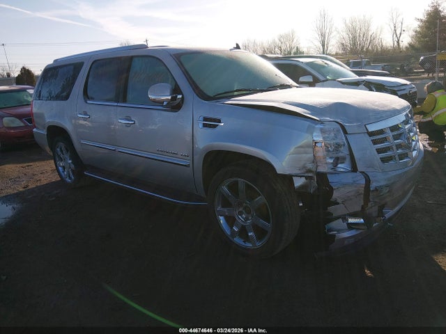 Продажа на аукционе авто 2012 Cadillac Escalade Esv Luxury, vin: 1GYS4HEF7CR321620, номер лота: 44674646