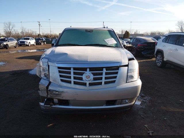 44674646 :رقم المزاد ، 1GYS4HEF7CR321620 vin ، 2012 Cadillac Escalade Esv Luxury مزاد بيع