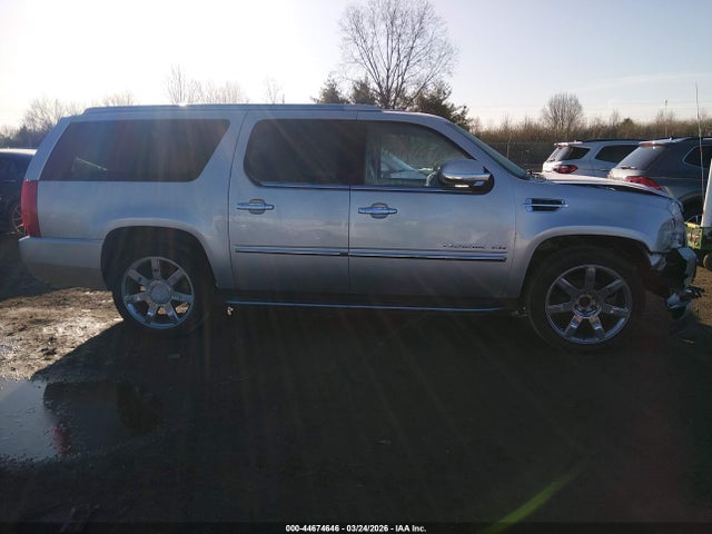 44674646 :رقم المزاد ، 1GYS4HEF7CR321620 vin ، 2012 Cadillac Escalade Esv Luxury مزاد بيع
